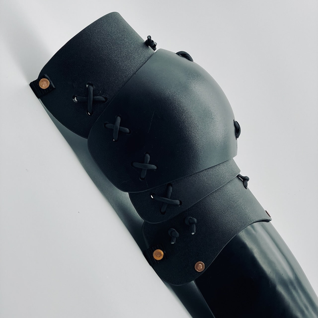 Deluxe Poleyn Greaves